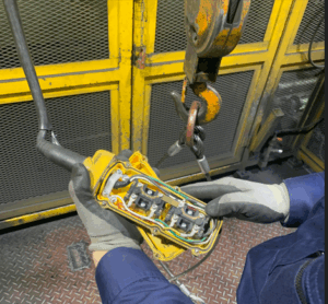 🌟 岡山で天井クレーンの安全を「守る」！信頼と実績の点検内容とパートナー選びの秘訣